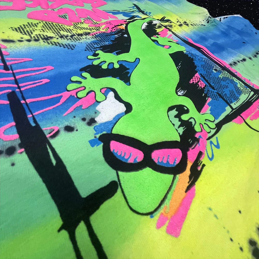 1989 Gecko Graffiti Yellow/Blue/Black Retro Surf Style Tee - Image 3